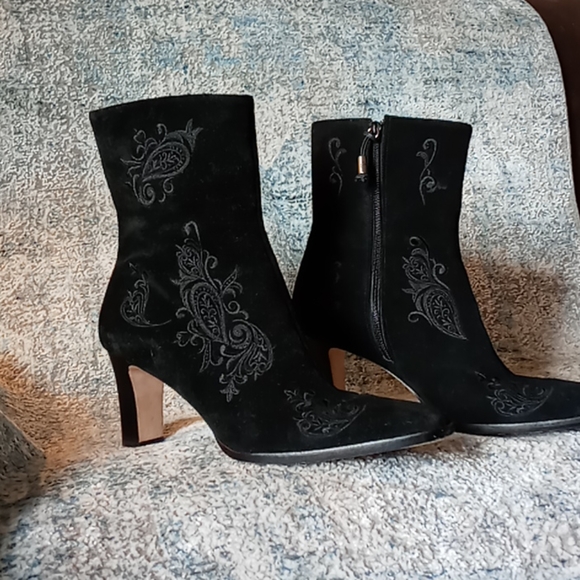 Ralph Lauren Genuine Leather Boots - Picture 2 of 4